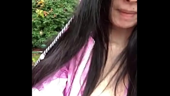 Gadis Asia Telanjang Basah Kuyup Di Tengah Hujan Deras!