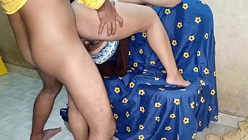 दामाद ने अपनी सास को ससुराल में पहली बार जबरदस्त चोदा, गर्मागर्म हिंदी आवाज में अश्लील कहानी