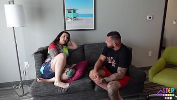 Nevaeh Rose Menggila Dengan Adik Tirinya Yang Ganteng