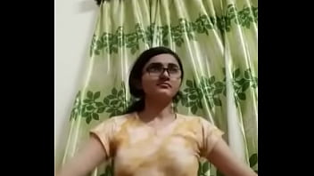 Payudara Seksi Desi Yang Menggoda