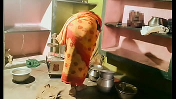 Ibu Rumah Tangga Desa Yang Panas Dan Liar Di Ranjang