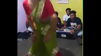 Tante Desi Yang Menggoda