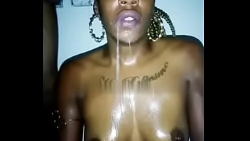 Mengisap Kontol Dengan Penuh Gairah