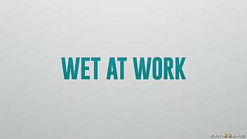 Basah Basahan Di Kantor, Blake Blossom Menggoda Dan Menggairahkan Di Brazzers! Gunakan Kode Xvpromo Untuk Diskon Panas Di Situs Resmi.