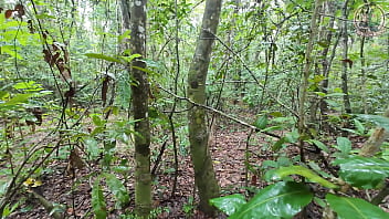 Sensasi Panas Tubuh Gadis Thailand Saat Menggeliat Di Hutan, Desahan Erotis Terdengar Jelas Dalam 4k