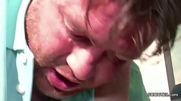 Milf Jerman Berpayudara Besar Menggoda Anak Tiri Untuk Bercinta