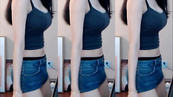 Em Gái Trung Quốc Uốn éo Thân Hình Nóng Bỏng Mời Gọi Anh đâm Sâu Vào Trong
