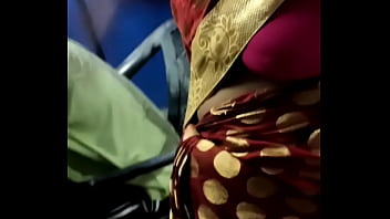 Mata-mata Ibu Rumah Tangga Seksi Yang Menggoda