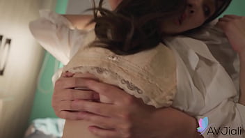 Brunet Tiongkok Milf Rina Bergairah Dengan Pria Bernafsu Yang Tak Sabar Menikmati Tubuhnya.