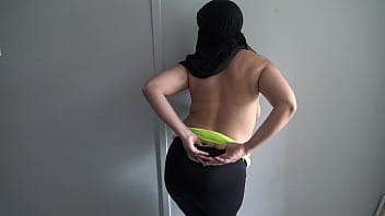 Istri Arab Yang Suka Ditipu Dihamili Penis Putih Besar