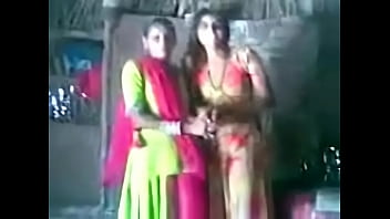 Kesenangan Lesbi Desi Yang Menggoda