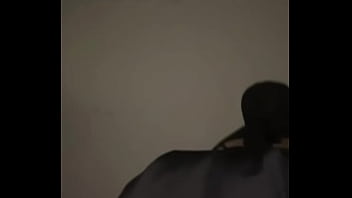 Pelacur Muslimah Berjilbab Memukul Pantat Arabnya Yang Gendut Dan Mengerang Sambil Menggoyangkan Bokong Kotornya Sendirian