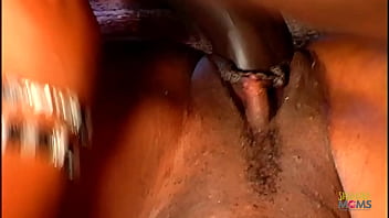 Gadis Hitam Manis Membuat Kontol Lenyap Di Dalam Memek Rapi Yang Menggoda
