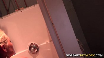 Alena Croft Menggoda Dan Menggila Dengan Teman Kulit Hitam Anak Tirinya