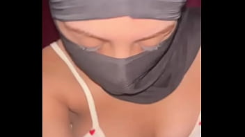 Payudara Montok Hijaber Bergoyang Liar | Gadis Muslim Arab Nakal Pamer Tetek Sempurna