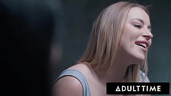 Wanita Seksi Anna Claire Clouds Menggoda Polisi Saat Diinterogasi Hingga Terjadi Aksi Bercinta Kasar Dan Liar