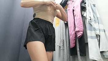 Kamar Ganti Rahasia, Gadis Rusia Montok Dengan Payudara Besar Dan Puting Menggoda