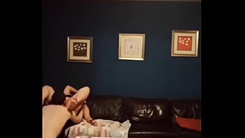 Ibu Tiri Menggoda Anak Tirinya Dengan Rayuan Mesra