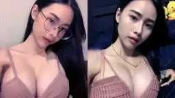 Gadis Kampus Berkacamata Dengan Payudara Montok Dan Menggoda Bagian 1