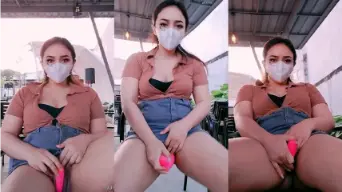 Gadis Seksi Ravicha Menggoyang Tubuhnya Yang Panas Di Ruang Terbuka, Membuat Setiap Lekuk Tubuhnya Bergetar Liar Memanggil Nafsu.