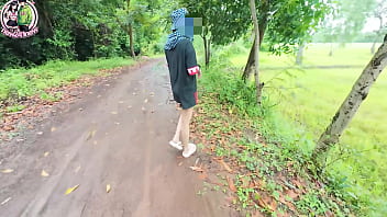 Gadis Thailand Mandi Hutan, Usai Buang Air Langsung Pamer Memek Di Pinggir Jalan 4k