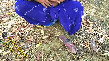 Gadis Desa India Dengan Bulu Kemaluan Alami Beraksi Di Alam Terbuka, Radhika Yang Menggoda
