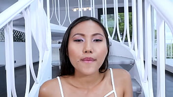 May Thai, Gadis Asia Seksi Dengan Kontol Besar, Pov Blowjob Dan Telan Cairan Sperma Yang Deras