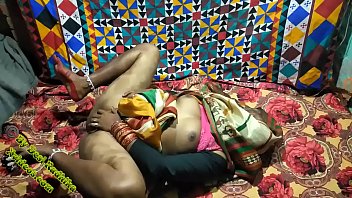 माँ को अपने कमरे में बुलाकर गरम मुलाकात की