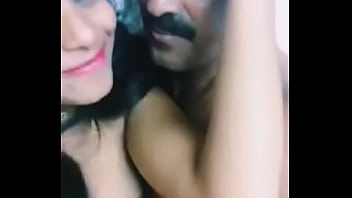 Istri Desi Yang Menggoda Dengan Suami