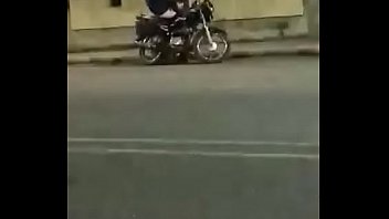 Gadis India Di Navsari Kaliawadi Beraksi Mesra Di Jalan Raya