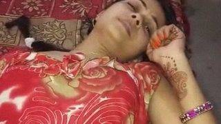 Gadis Desa Yang Baru Menikah, Ranum Dan Siap Digarap