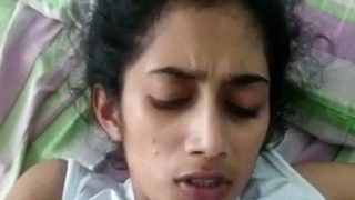 Gadis Sri Lanka Ramping Montok Ditembak Dalam-dalam
