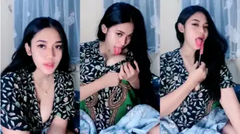 Kak Lovely Yang Cantik Menjilati Payudara Mango