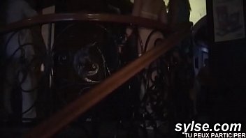 Dua Ibu Lesbian Beraksi Liar Di Hutan