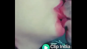 Kakakmu Pacarin Aku, Biar Kuajari Cara Berciuman Yang Bikin Kamu Ketagihan