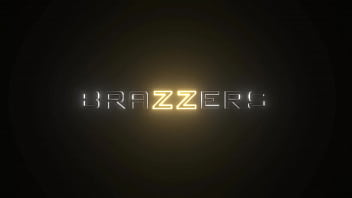 Tayangan Spesial: Ashley Lane Mengisap Di Depan Umum – Tonton Lengkap Di Brazzers