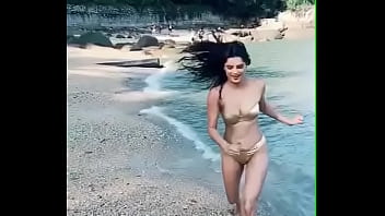 Gadis-gadis India Yang Menggoda Dengan Lekuk Tubuhnya Yang Memikat