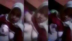 Hijab Tersesat Di Kamar Sendiri