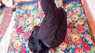 Kakak Pakistan Mengulum Batang Keras Abangnya Di Lubang Basahnya