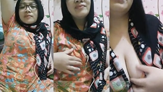 Ukhti Cantik Dengan Payudara Menggoda Dan Liar