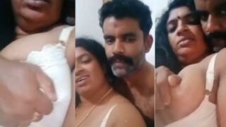 Video Panas Pria Meremas Payudara Besar Milf Telugu