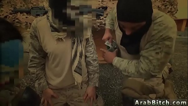 Kantor Dan Rumah Arab, Gadis Pekerja Lokal Dengan Pantat Besar