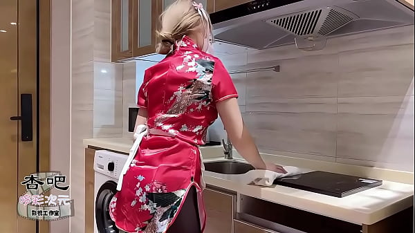 中华娘cos撩人欲火，按捺不住只想狠狠疼爱