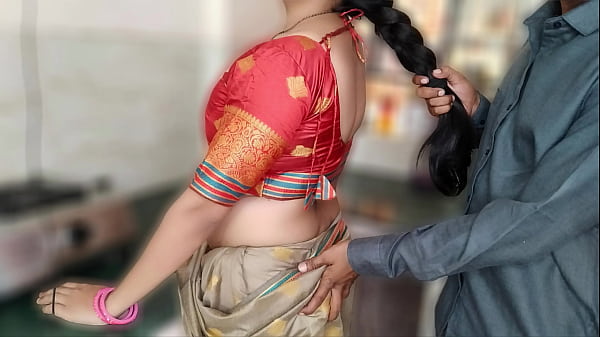 गांव की मसालेदार भाभी ने पहली बार किचन में देवर के साथ जंगली सेक्स किया, देसी बेब की तंग चूत का वीडियो वायरल