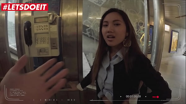 May Thai Dan Charlie Dean: Gadis Turis Asia Menggoyang Kontol Besar Di Ranjang Dalam Adegan Pov Yang Menggairahkan
