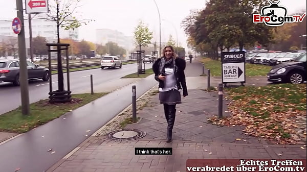 Deutsch-türkin Teenagerin Wird Auf Der Straße Zu Einem öffentlichen Sexdate Mitgenommen