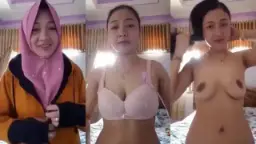 Jilbab Merah Muda Kirim Video Telanjang