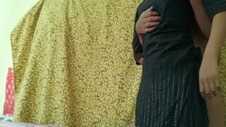 Pasangan Mesra Merekam Adegan Ranjang Suami Menggila-gilai Istri