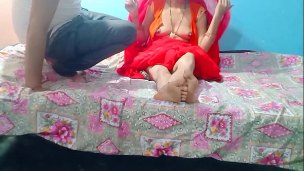 भाभी ने देवर के साथ अकेले में उठा दिया पेटीकोट