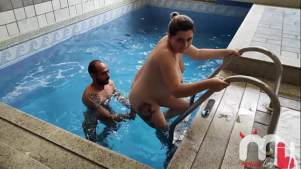Gulosa Safada Sentando No Pauzão Do Primo Do Marido Enquanto O Corno Assiste!